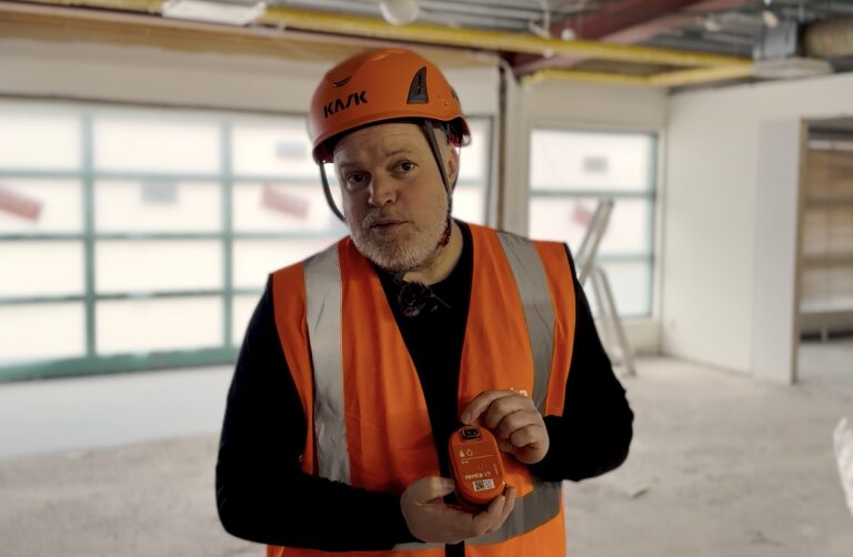 Mät temperatur och luftfuktighet